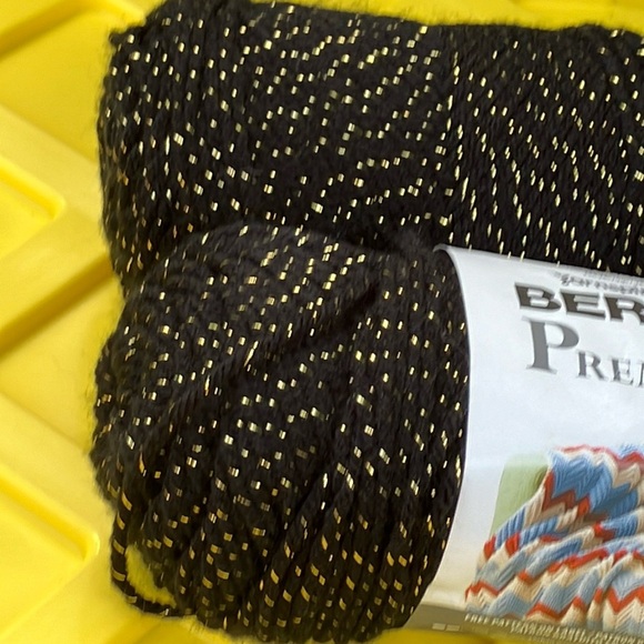 Bernat Premium Yarn in Black and Gold metallic tone - Picture 3 of 14